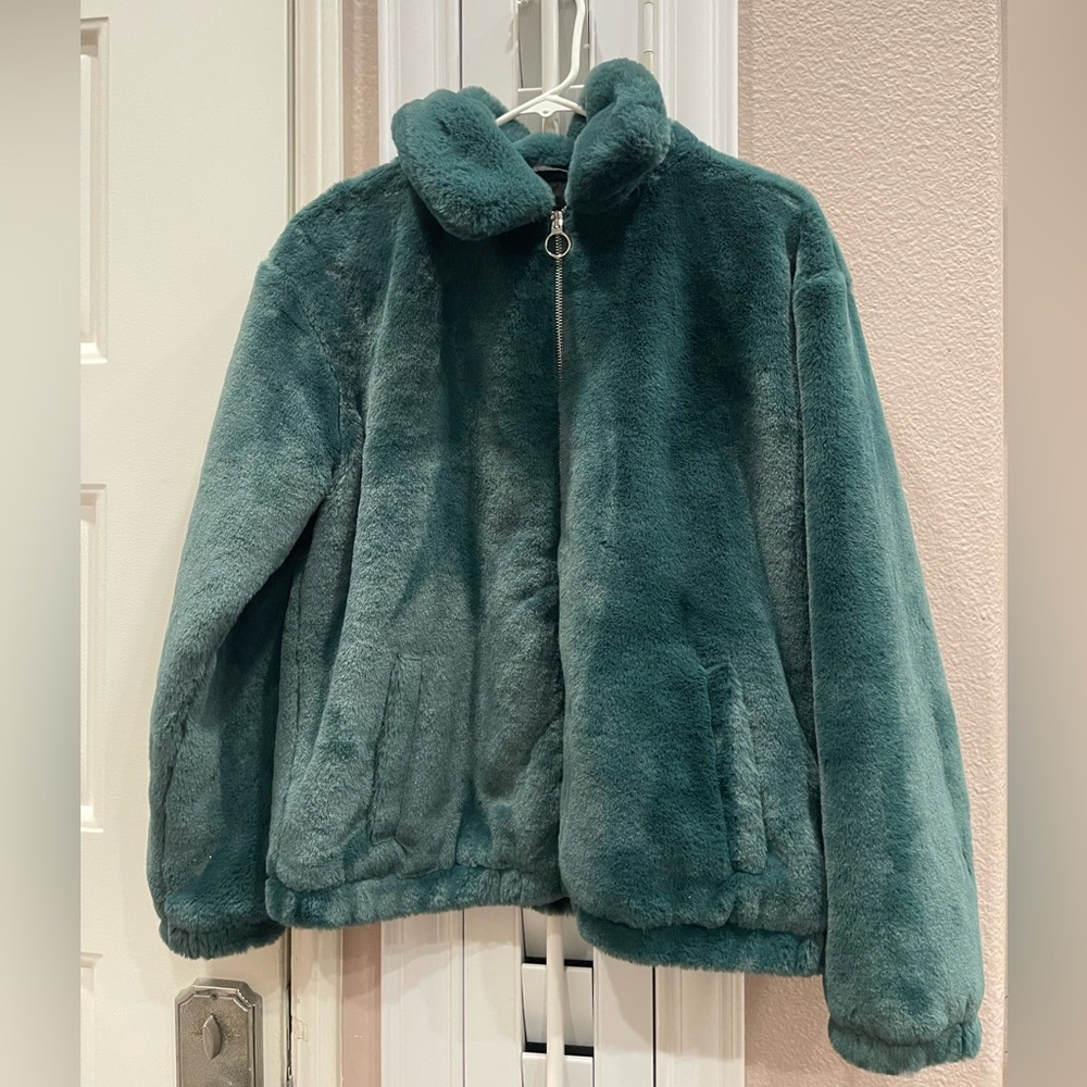 Hollister Fur Jacket Woman’s Small